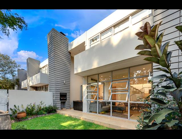 2 BEDROOM DUPLEX RENTED IN BRYANSTON